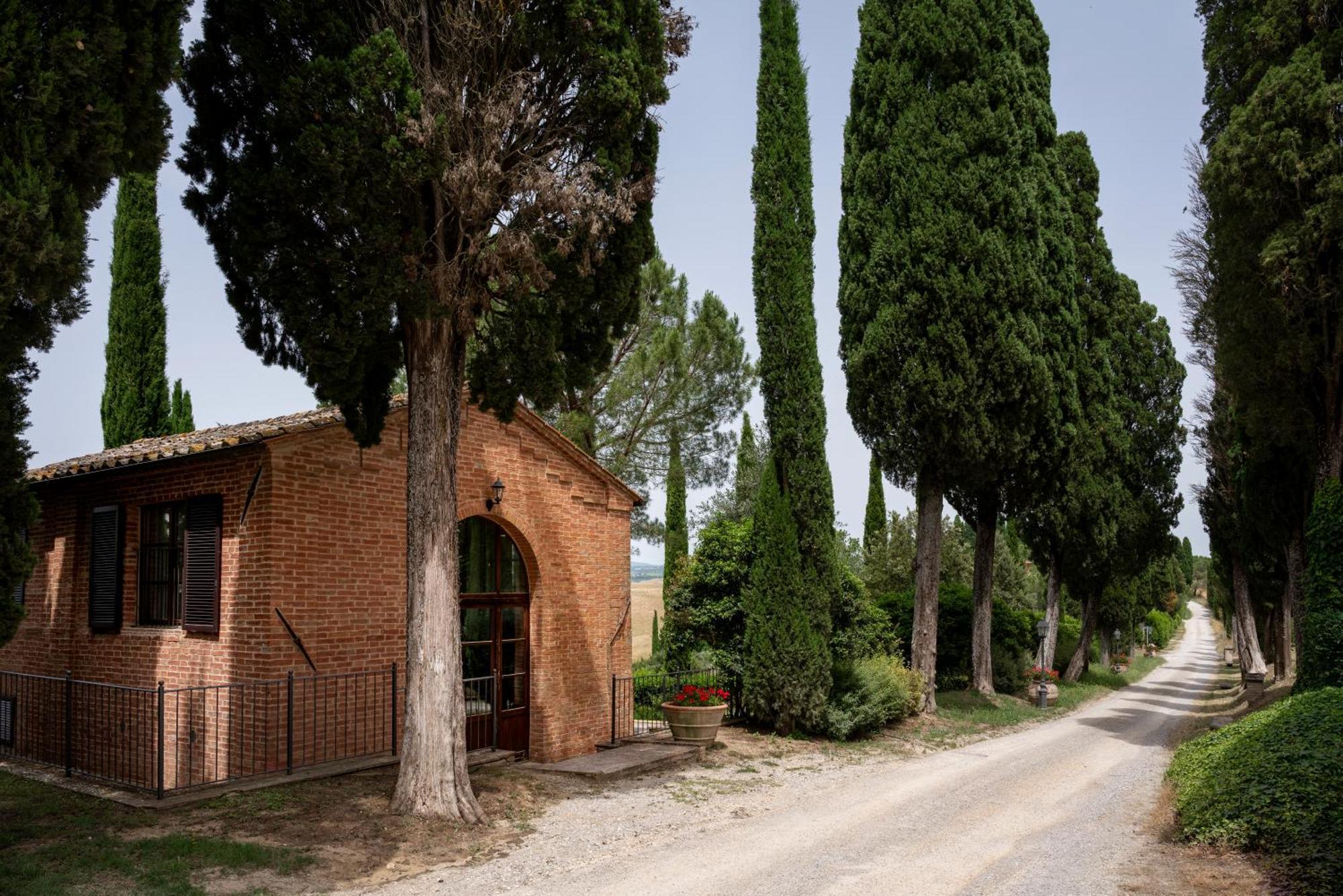 Castello Di Leonina Relais - Adults Only Hotel Siena Exterior photo