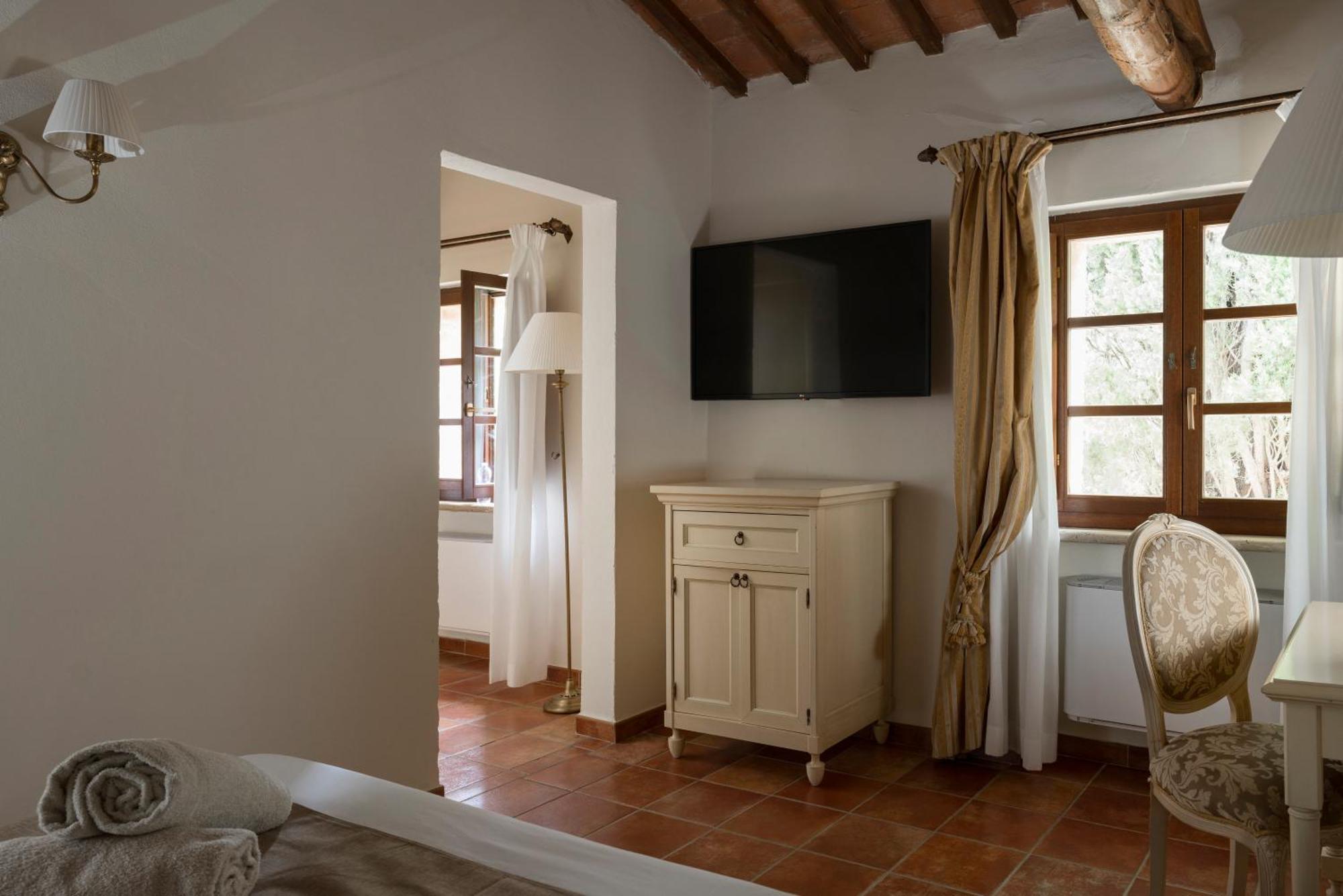Castello Di Leonina Relais - Adults Only Hotel Siena Exterior photo